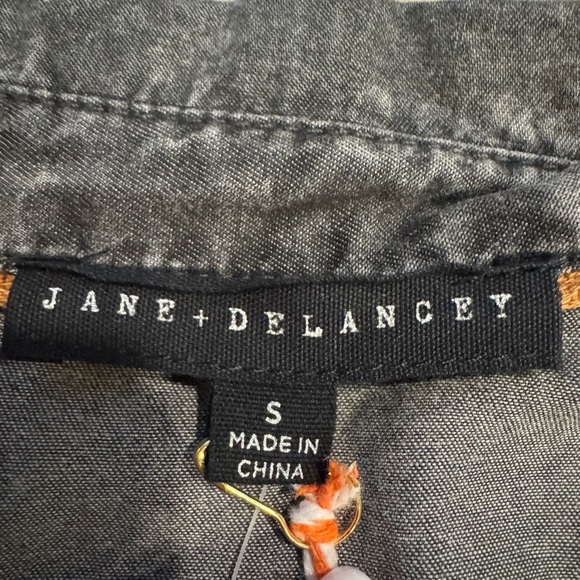 Women’s Skull Print Gray Denim button up - Picture 3 of 4